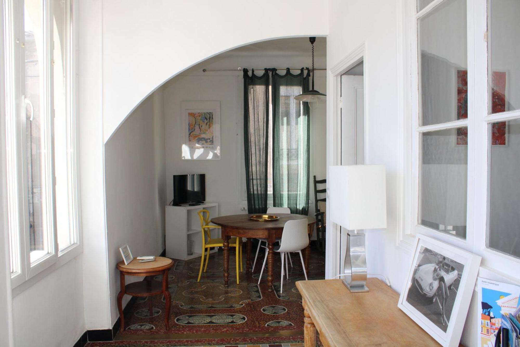 Superbe Appartement Avec Parking Sur Place Nîmes Exterior foto